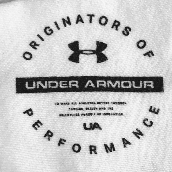 NWT Under Armour White Tee with Allover Graphics - Picture 5 of 13